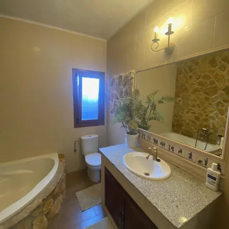 Nyaraló House Near Conil With A Tropical Garden And Pool *