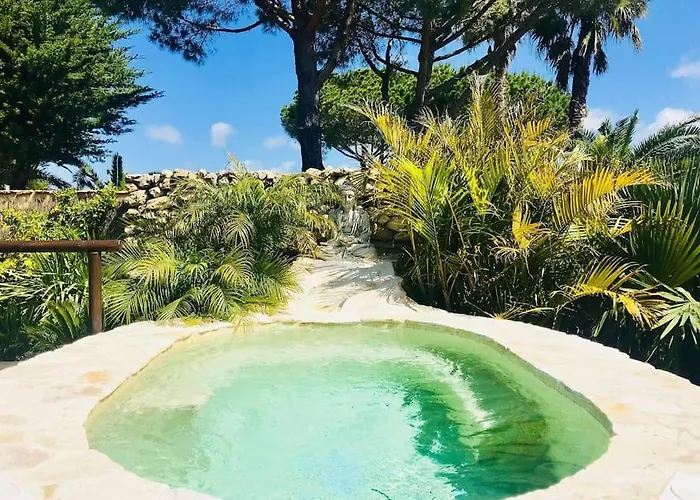 Будинок відпочинку House Near Conil With A Tropical Garden And Pool