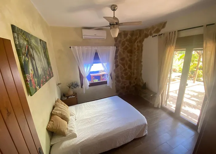 Будинок відпочинку House Near Conil With A Tropical Garden And Pool *